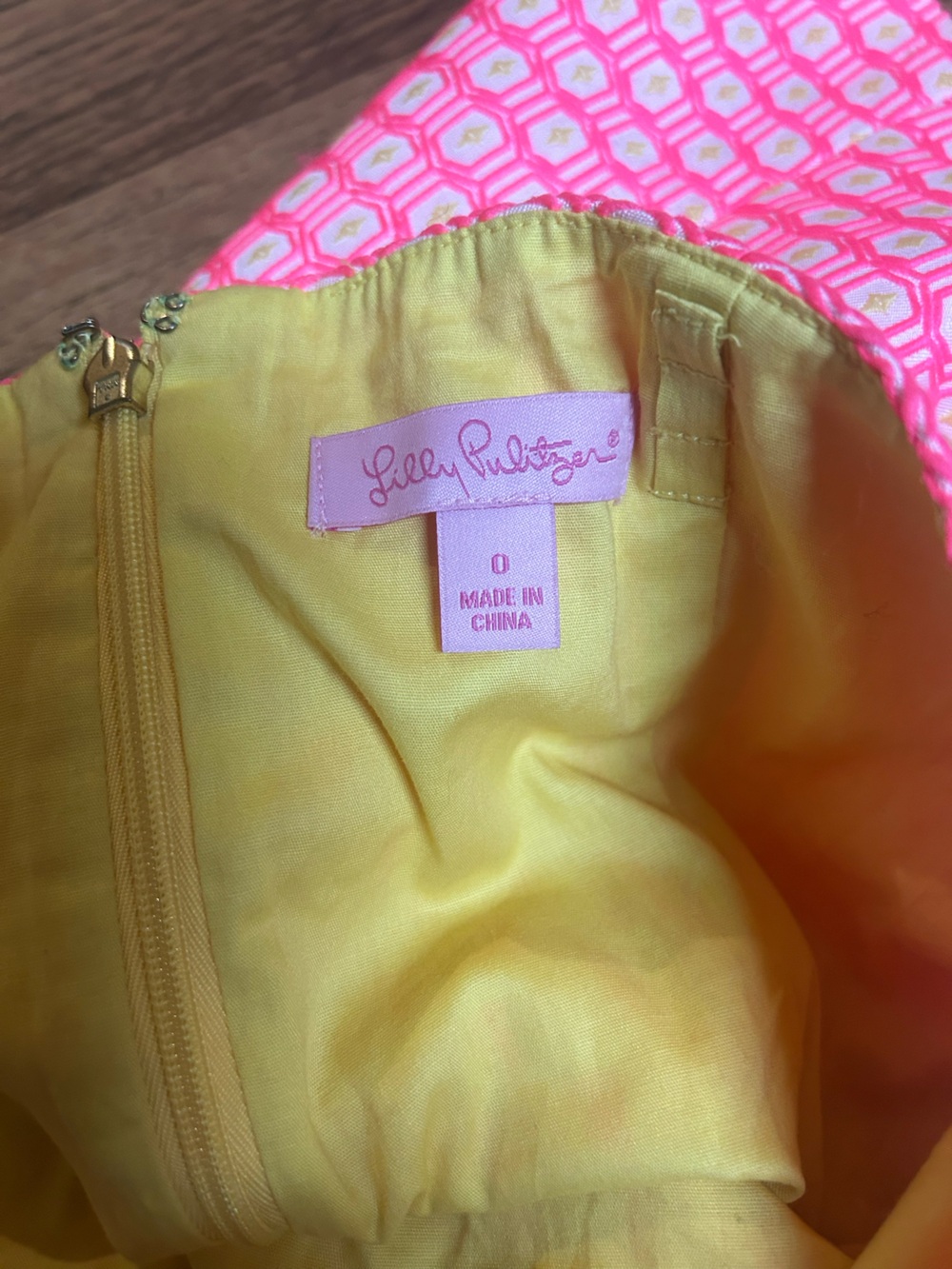 LILLY PULITZER High Neck Hexagon Textured Print Top - Picture 6 of 8